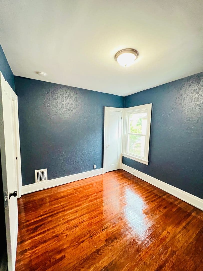 Buffalo Townhome: 313 Lasalle Ave