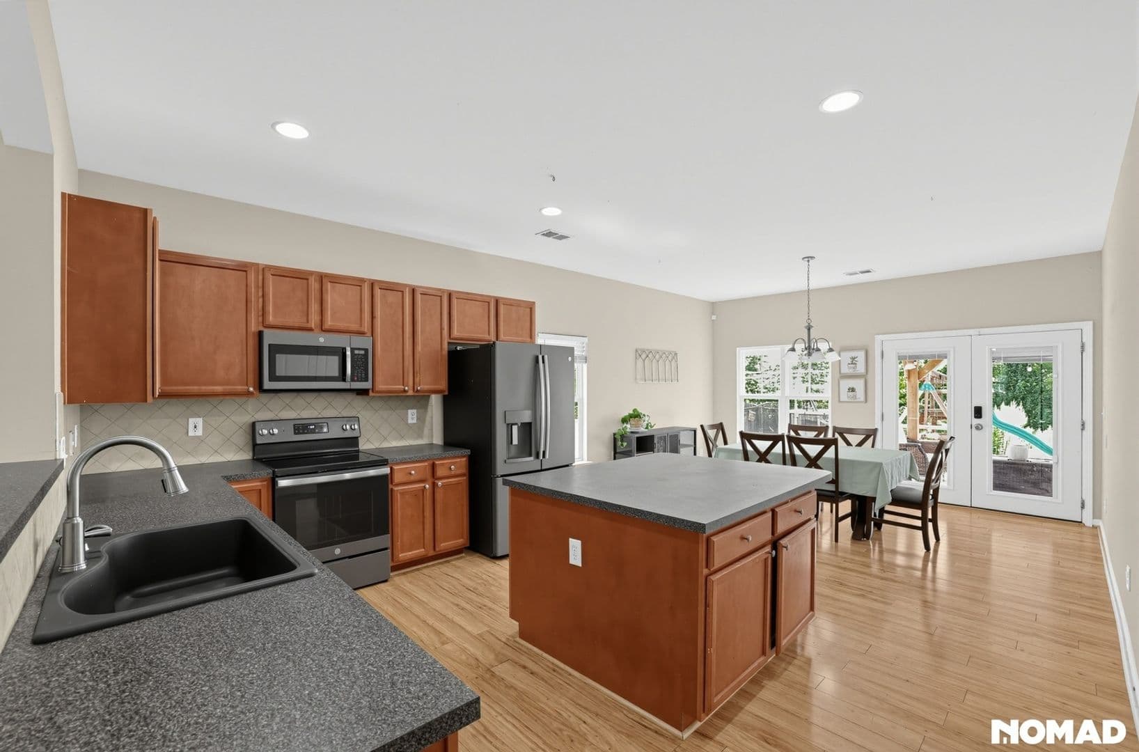 Simpsonville House: 302 Barrett Chase Dr