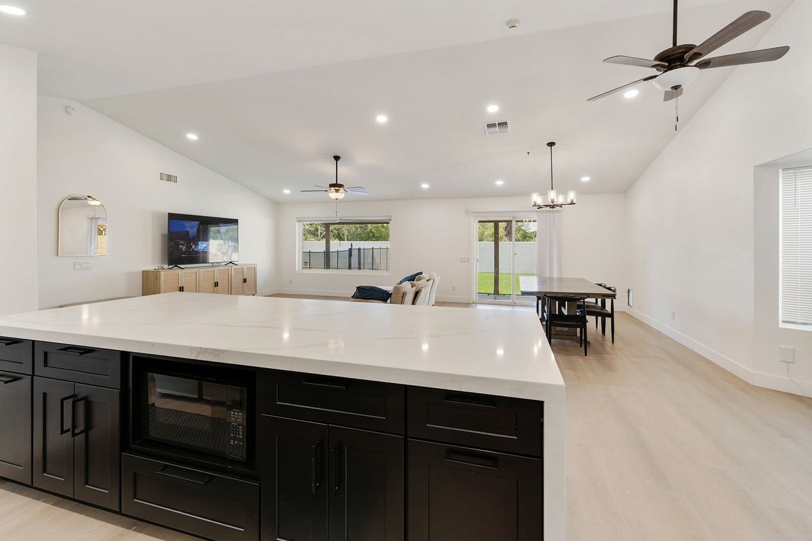 Gilbert House: 351 W Amoroso Dr