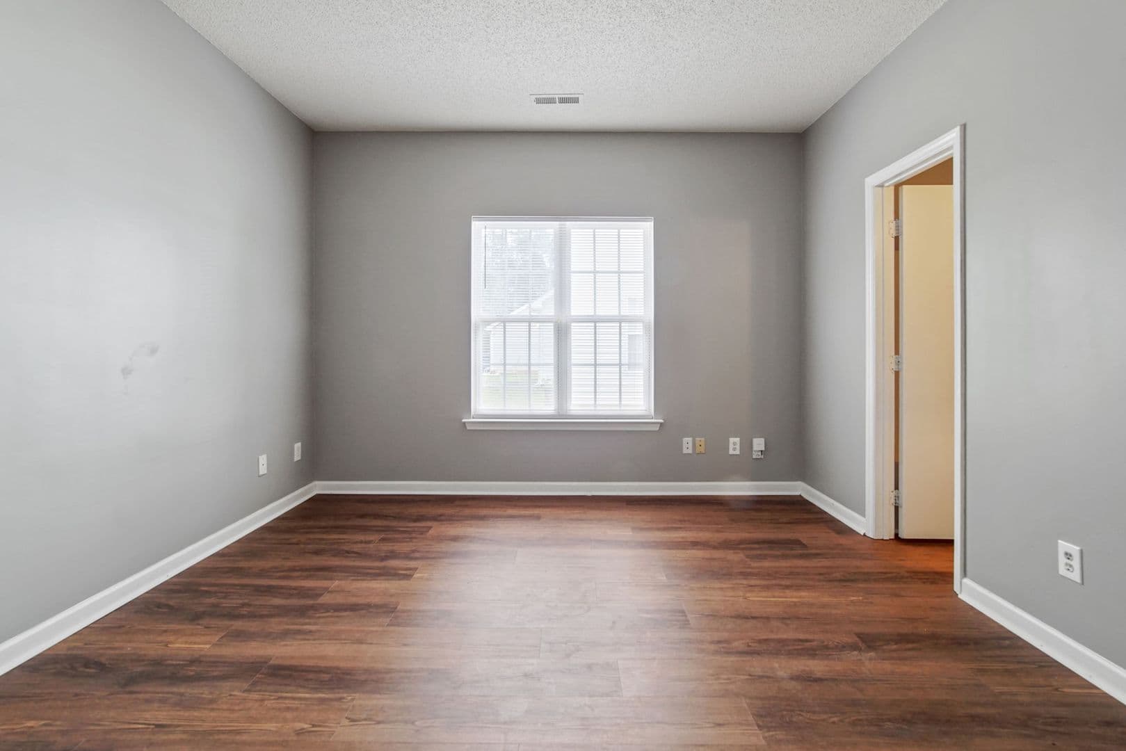 Raleigh House: 1117 Aaron Dr