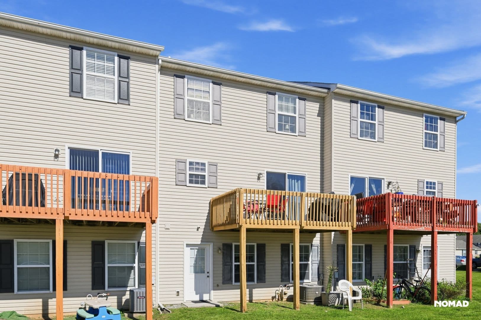 Carlisle Townhome: 318 Sherman Ave