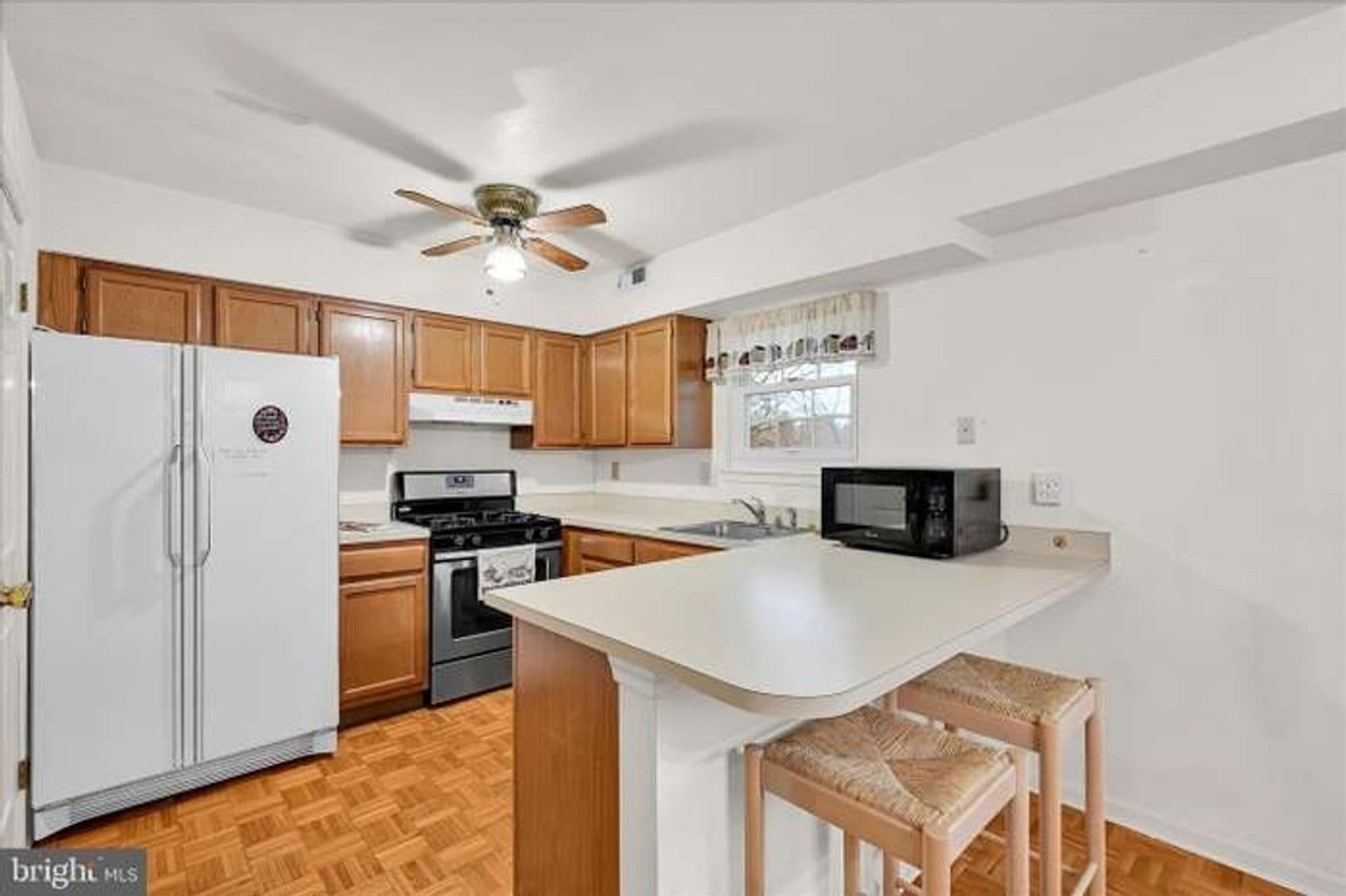 Harrisburg House: 6106 Spring Knl Dr