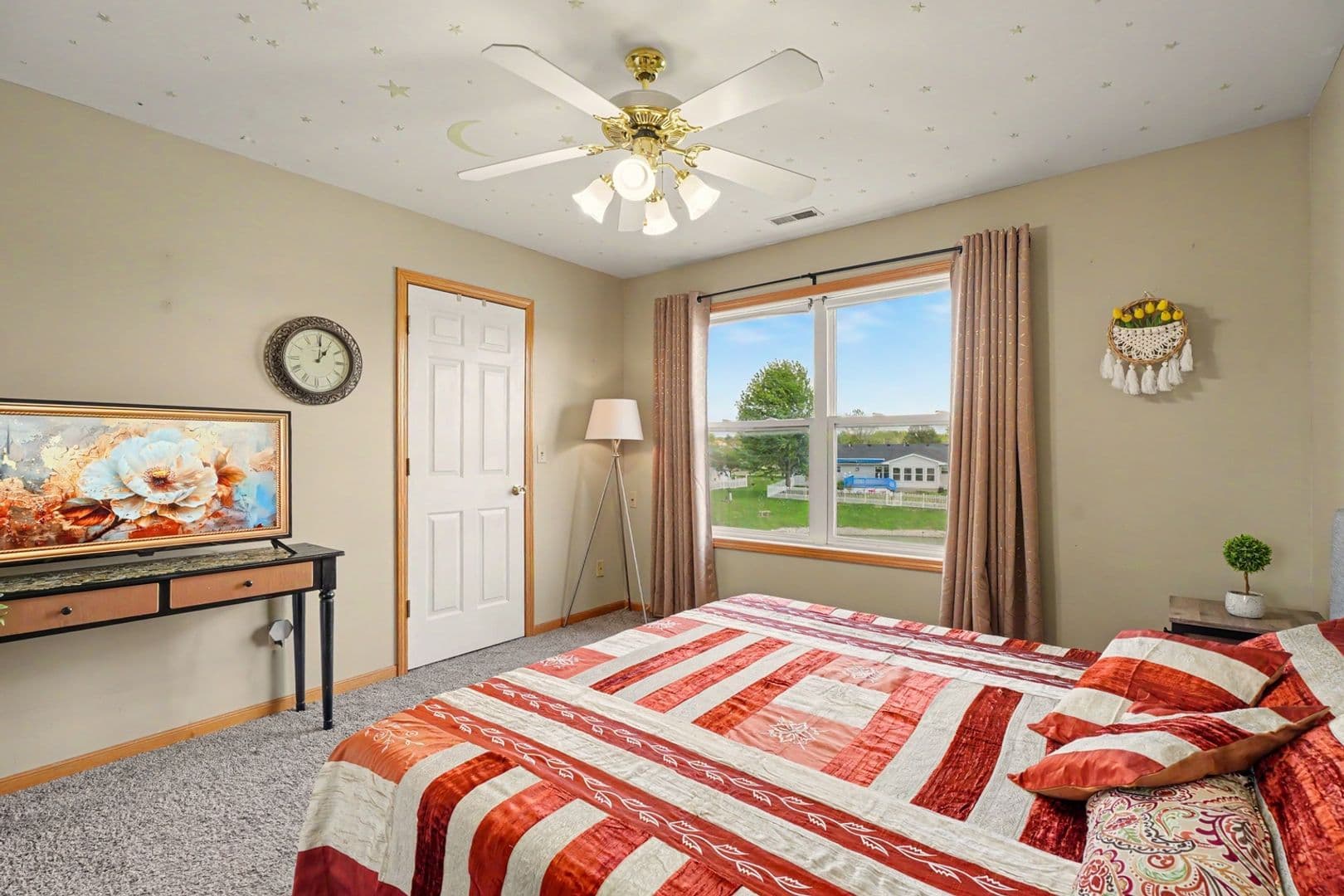 Champaign House: 708 Erin Dr