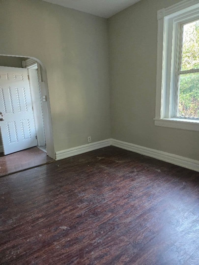 Saint Louis House: 5501 Putnam St