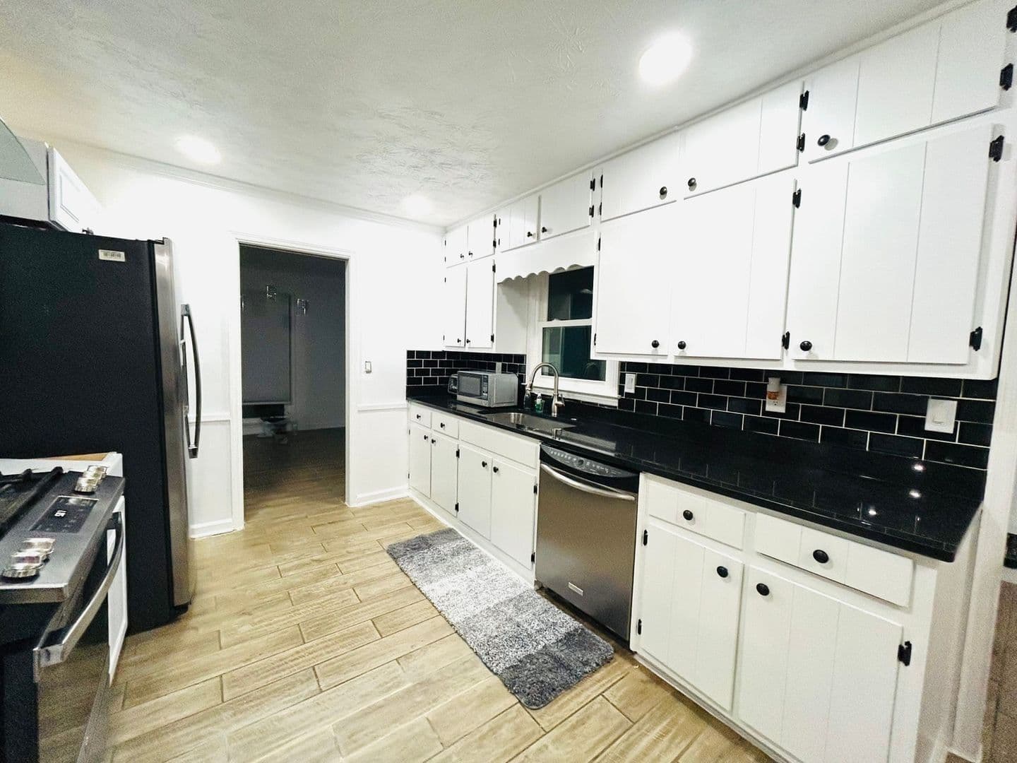 Snellville House: 2664 Abington Dr