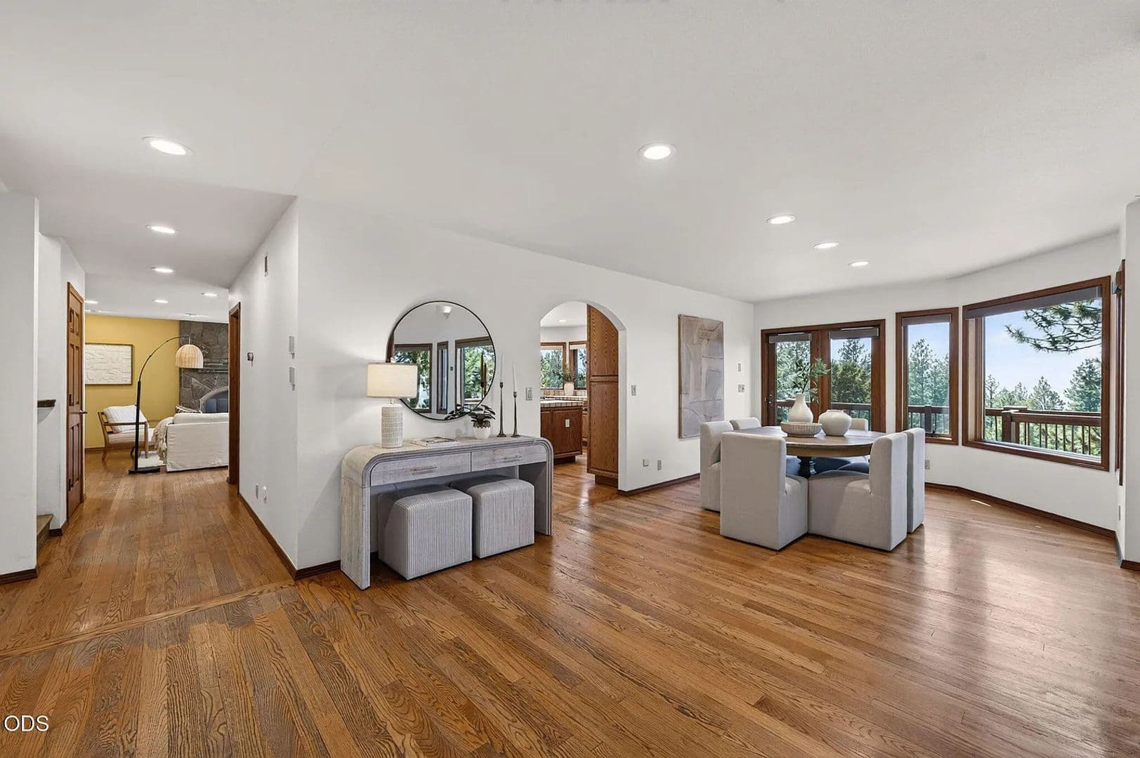 Bend House: 2889 Nw Starview Dr