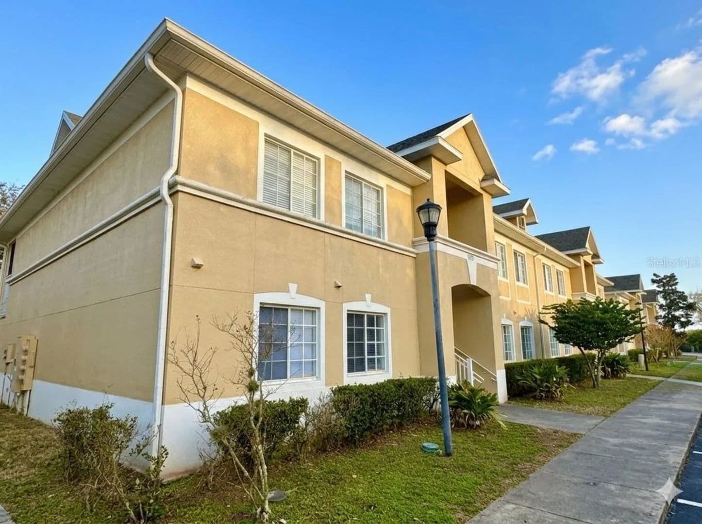 Riverview Condo: 9515 Grovedale Cir