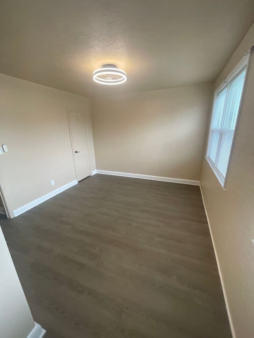 Essex House: 551 Welbrook Rd