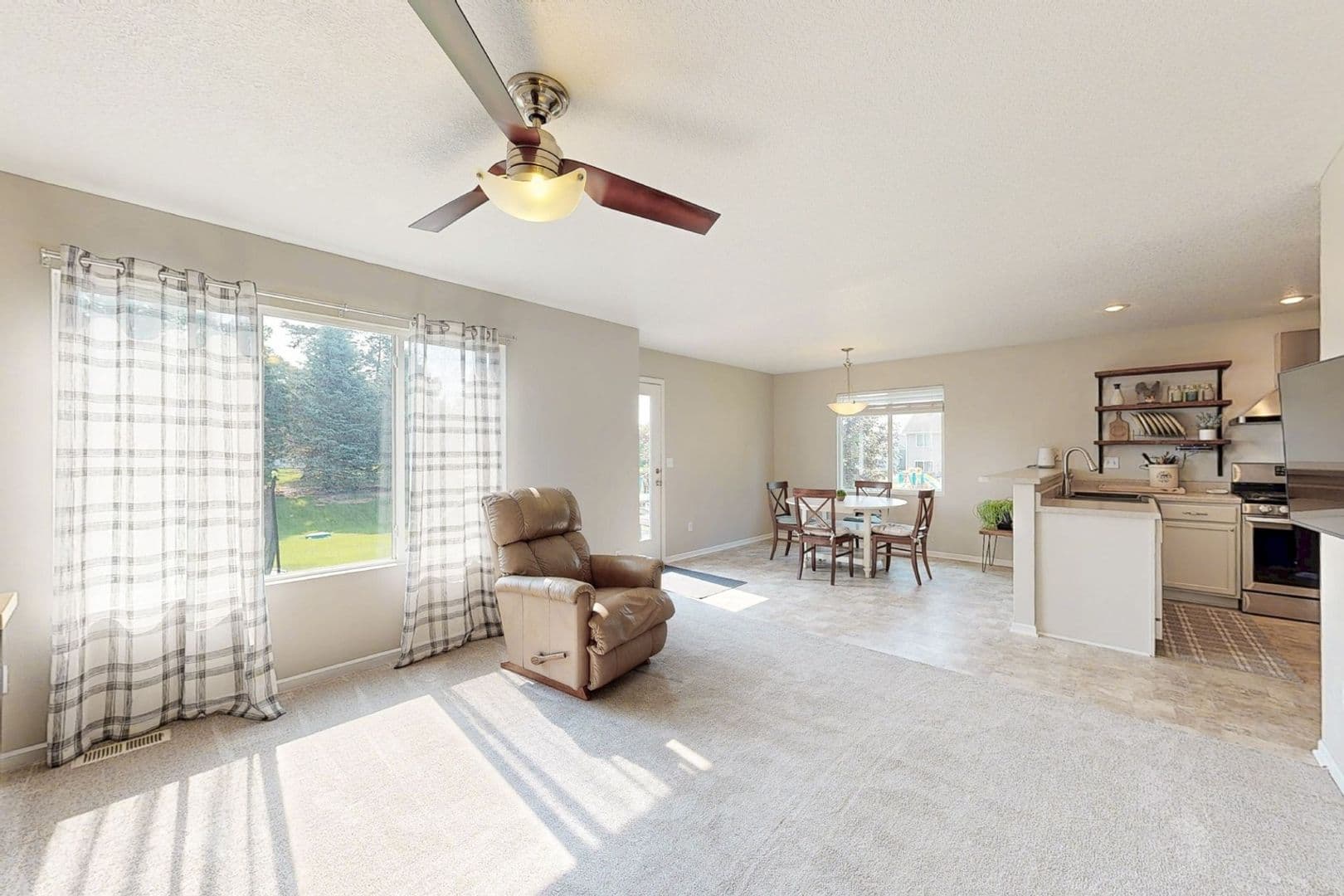 Ankeny House: 5113 Ne Ledgestone Ct