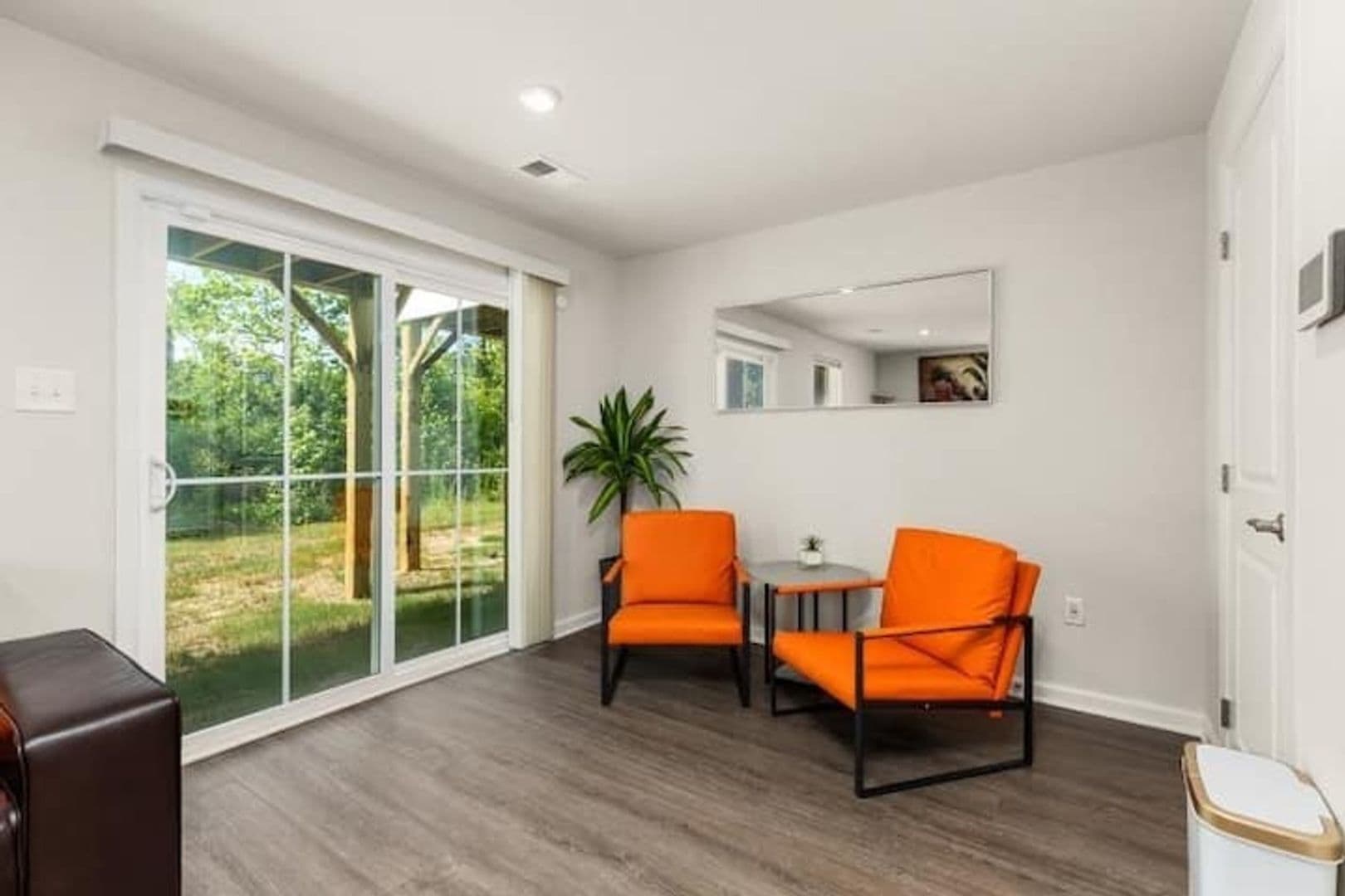 Portsmouth House: 207 Falcon Ave