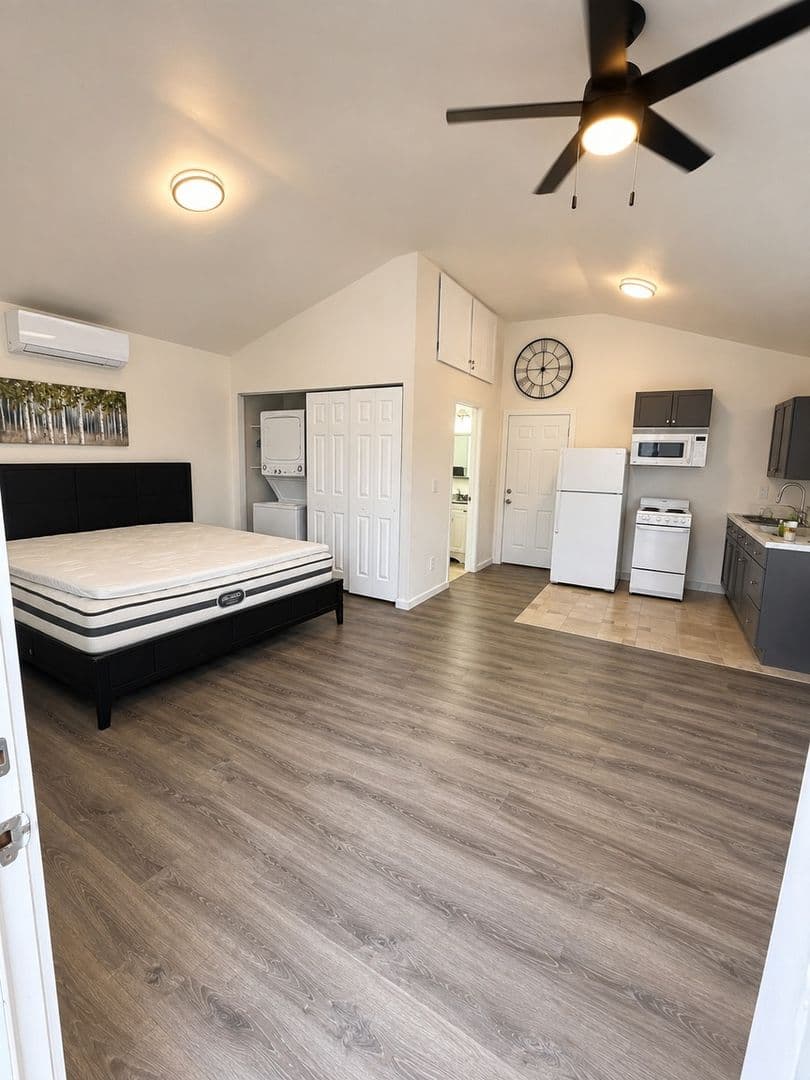 Seaside House: 505 Williams Ave