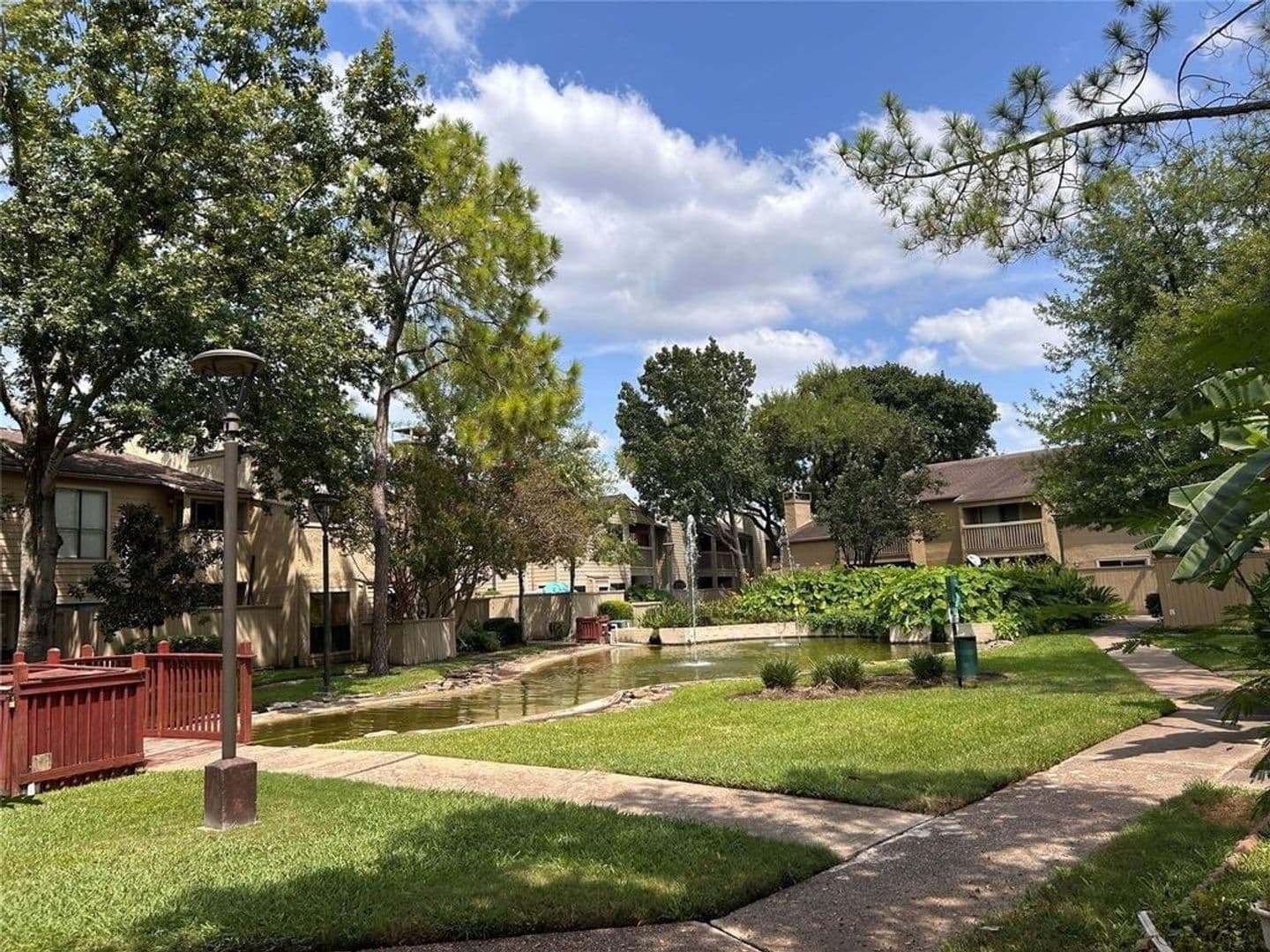 Houston Condo: 3566 Ocee St