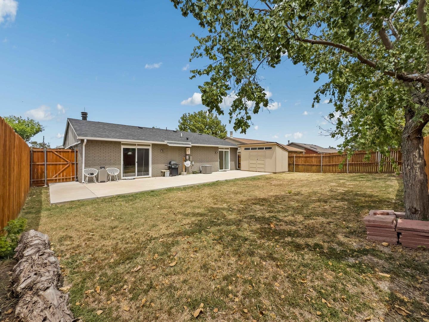 The Colony House: 4917 Woodruff Dr
