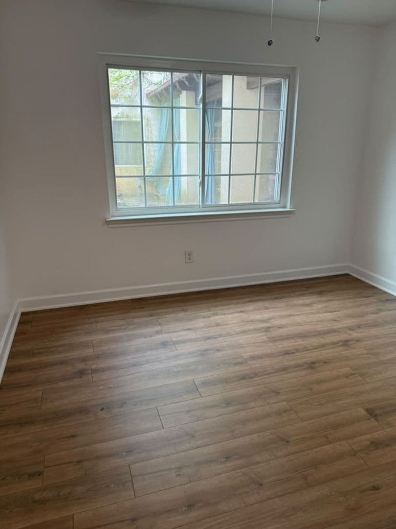 Houston Condo: 2744 Briarhurst Dr