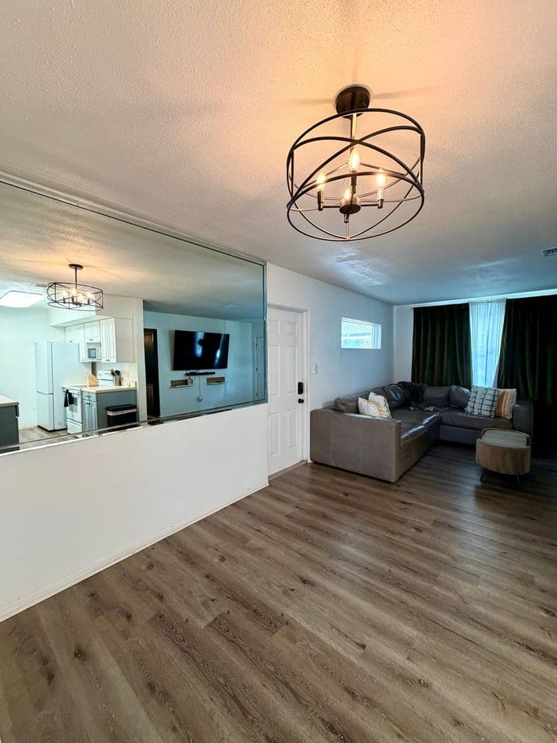 Orlando House: 3501 E Grant Ave