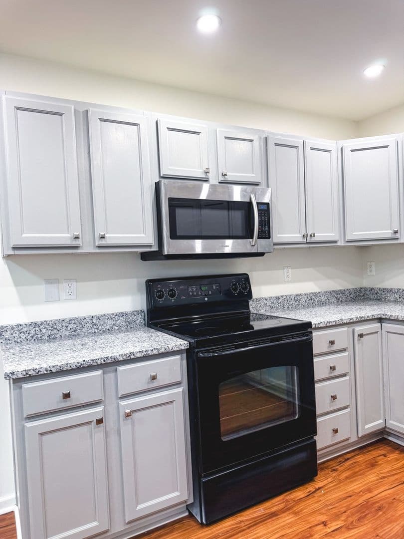 Charlotte House: 2801 Wedgefield Dr