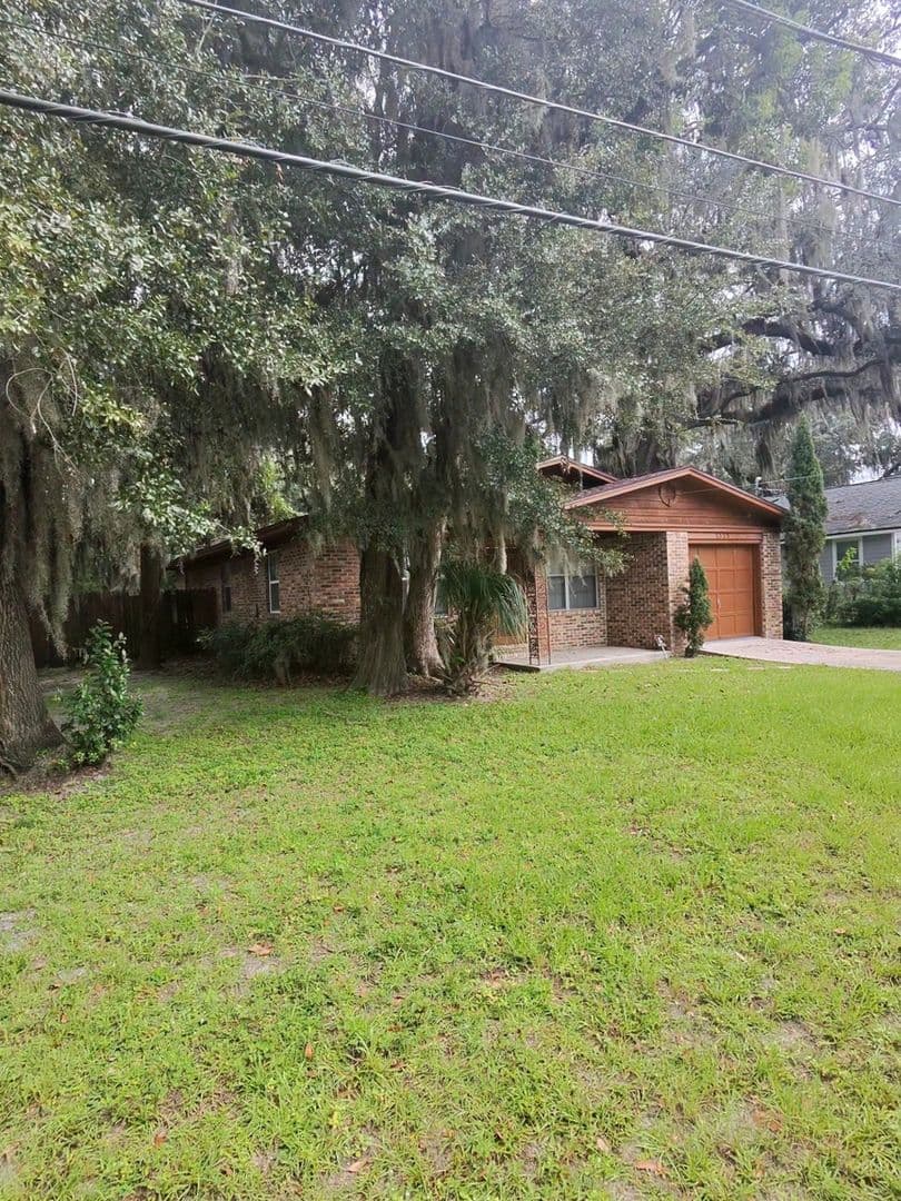 Jacksonville House: 7325 Calvin St