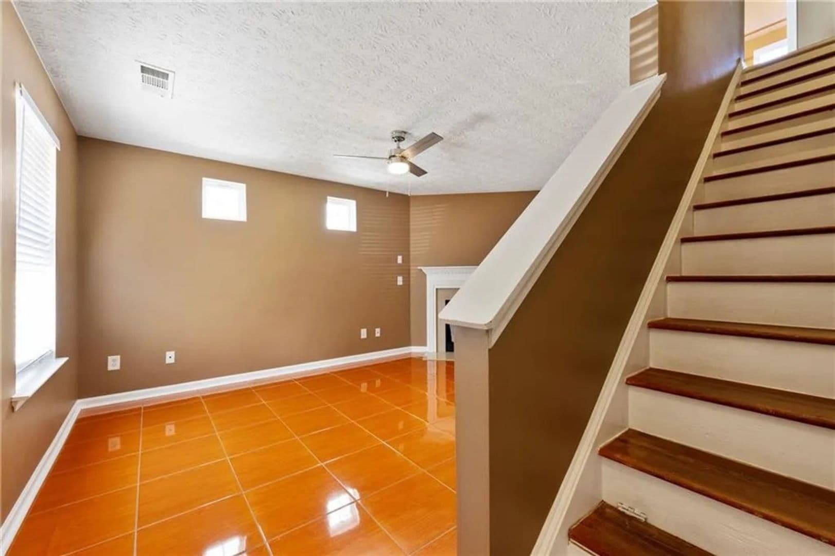 Cumming House: 5125 Sky Ridge Way