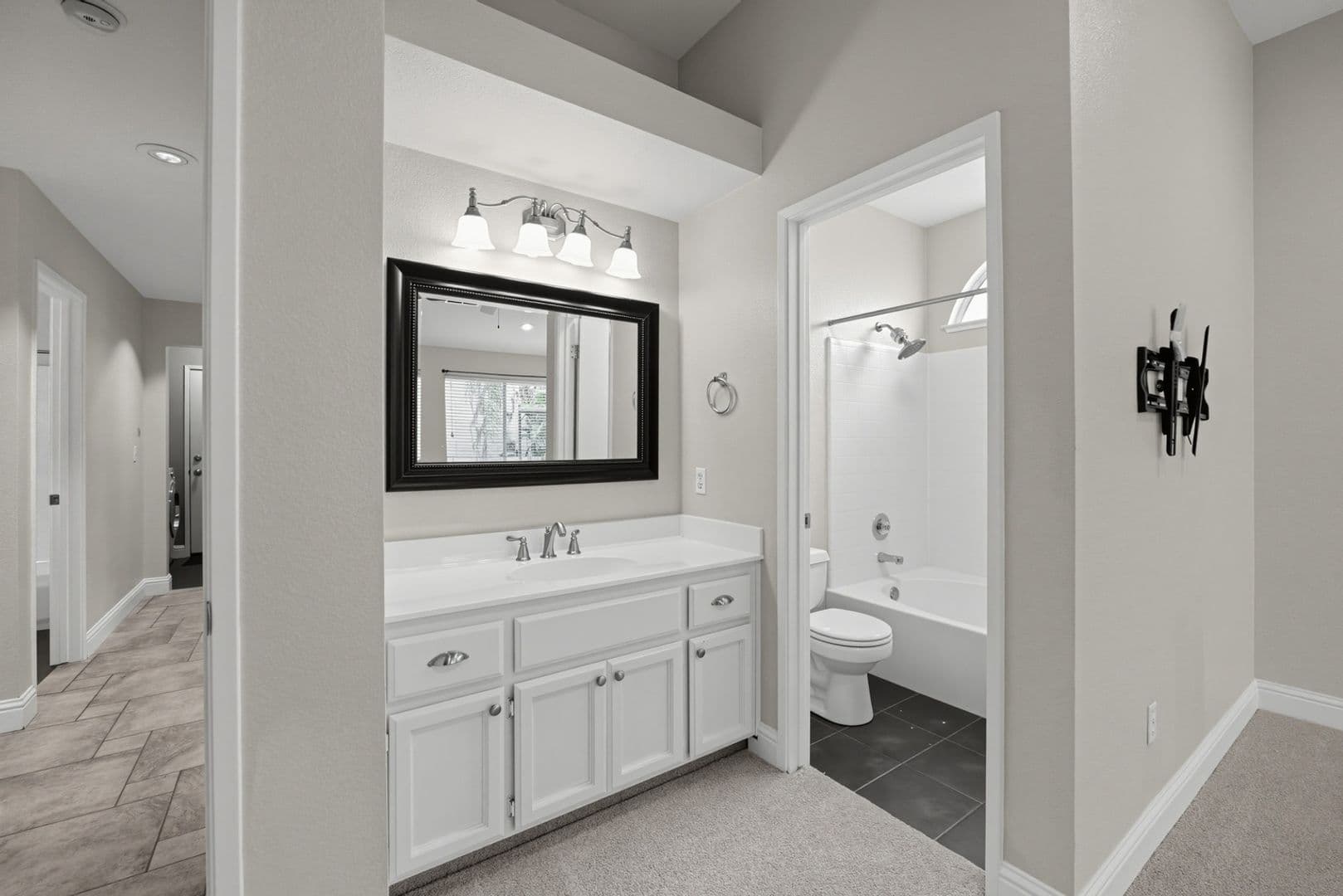 Oakley House: 1713 Fairhaven Ct