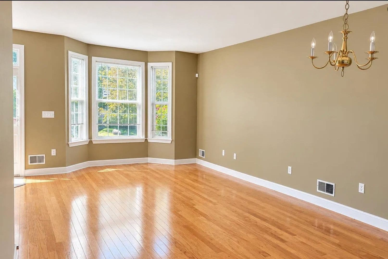 Englishtown Condo: 188 Shinnecock Dr