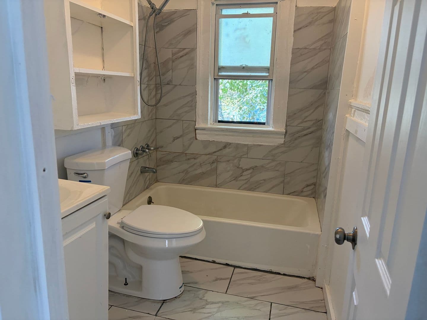 Rochester Townhome: 90 Fairbanks St