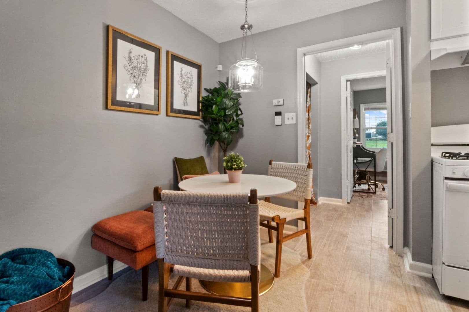 Alexandria Condo: 2301 Farrington Ave
