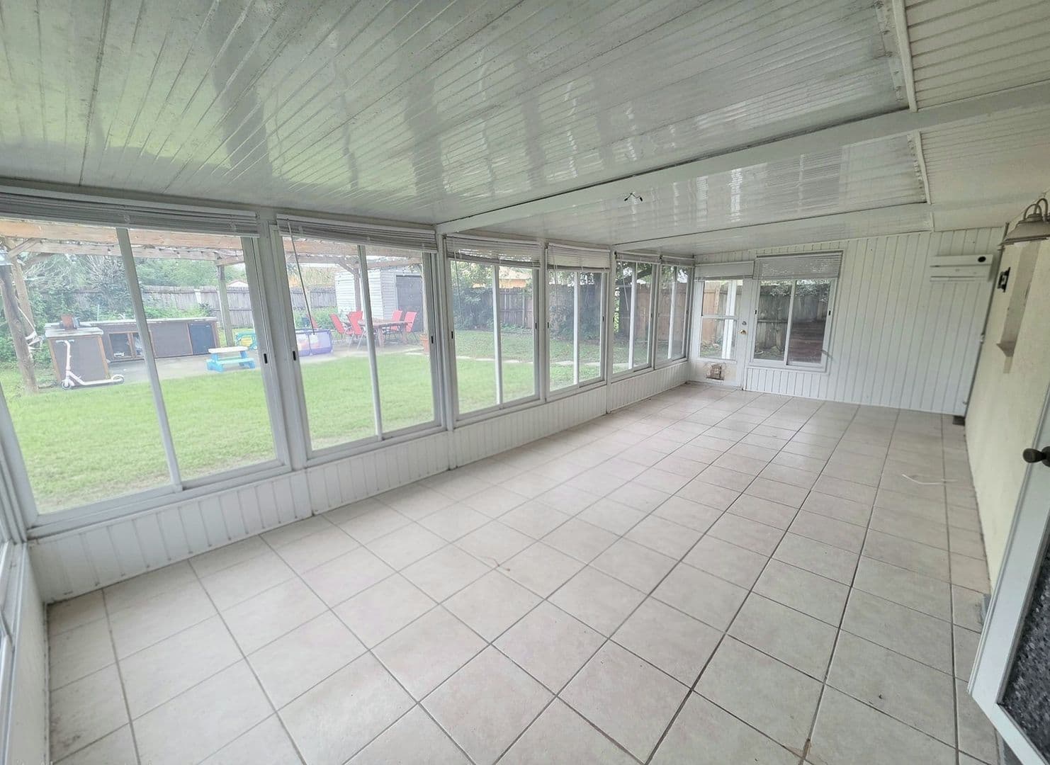 Lakeland House: 7628 Lewis Rd