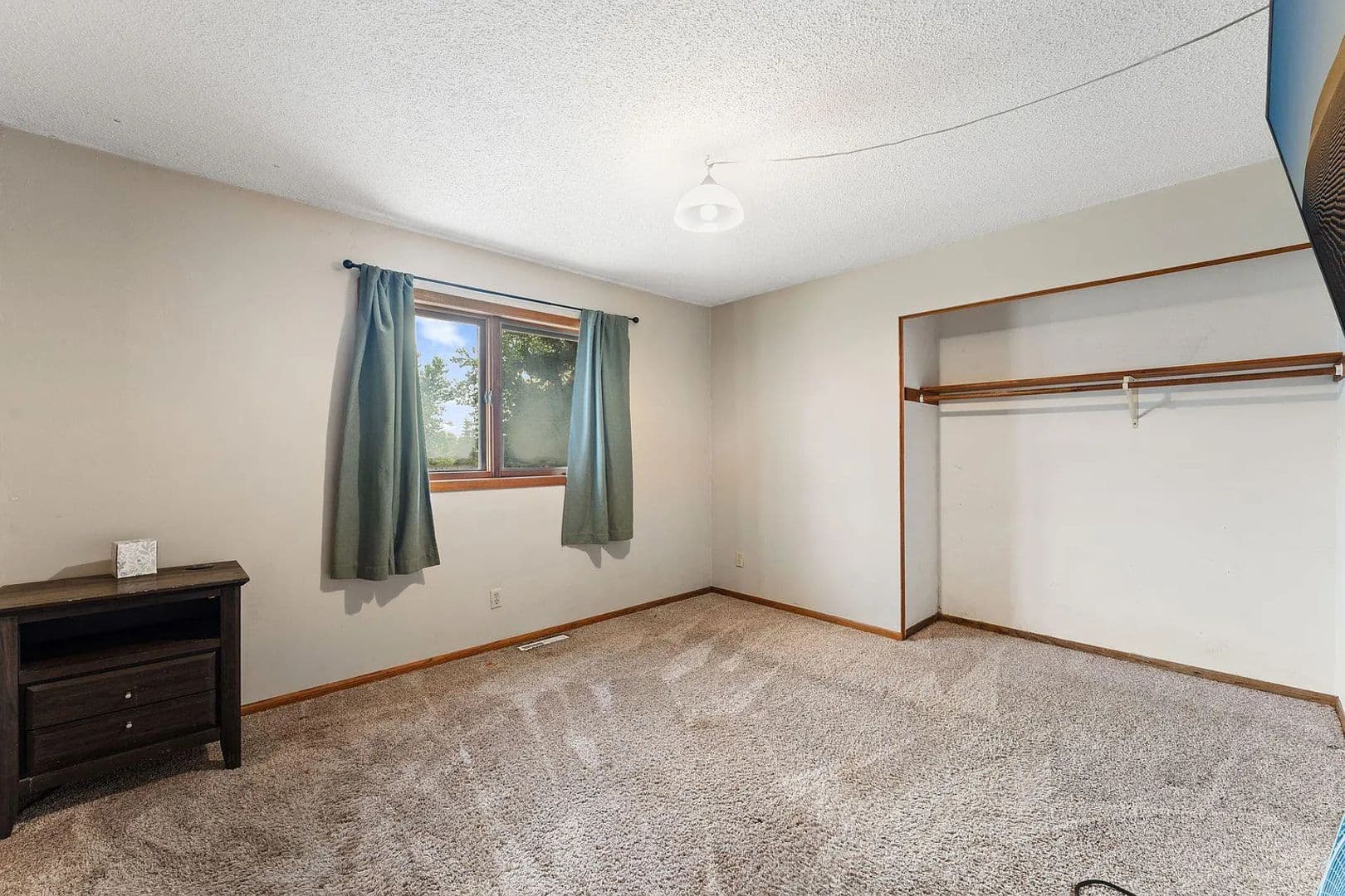 Cannon Falls House: 509 Mill St E