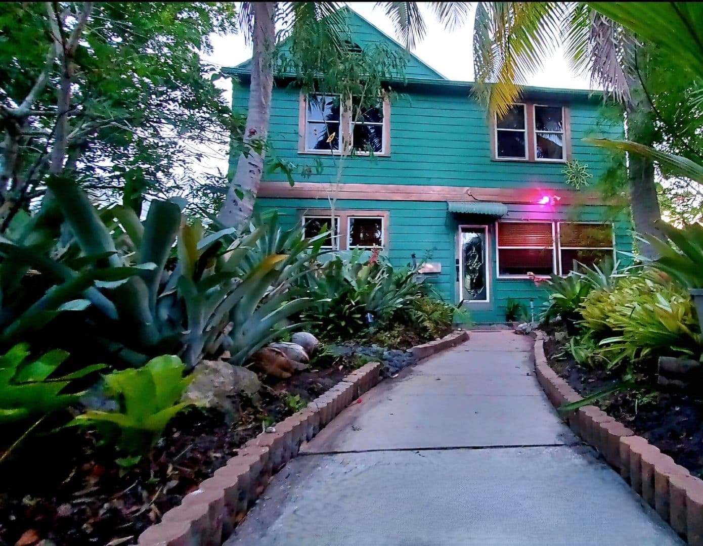 Lake Worth Beach House: 215 N Palmway
