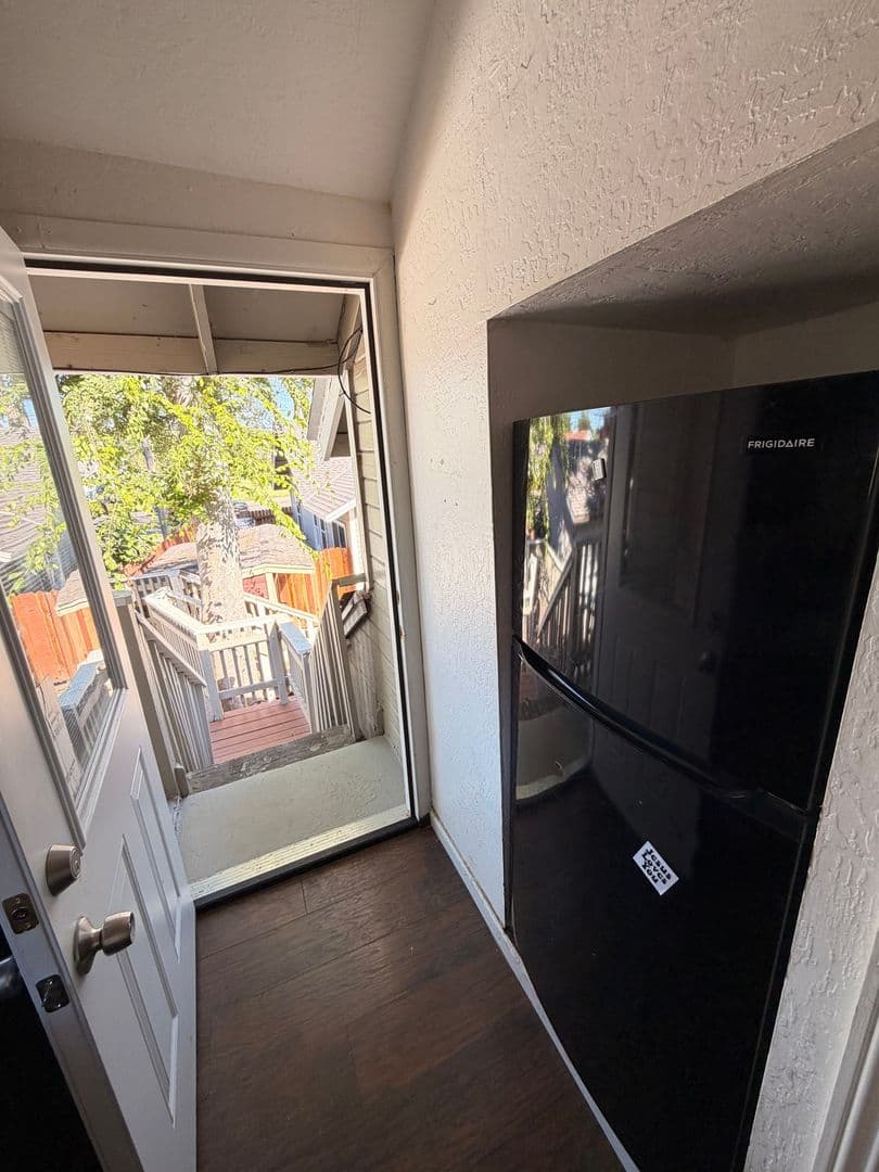 Sacramento Townhome: 3036 Marysville Blvd