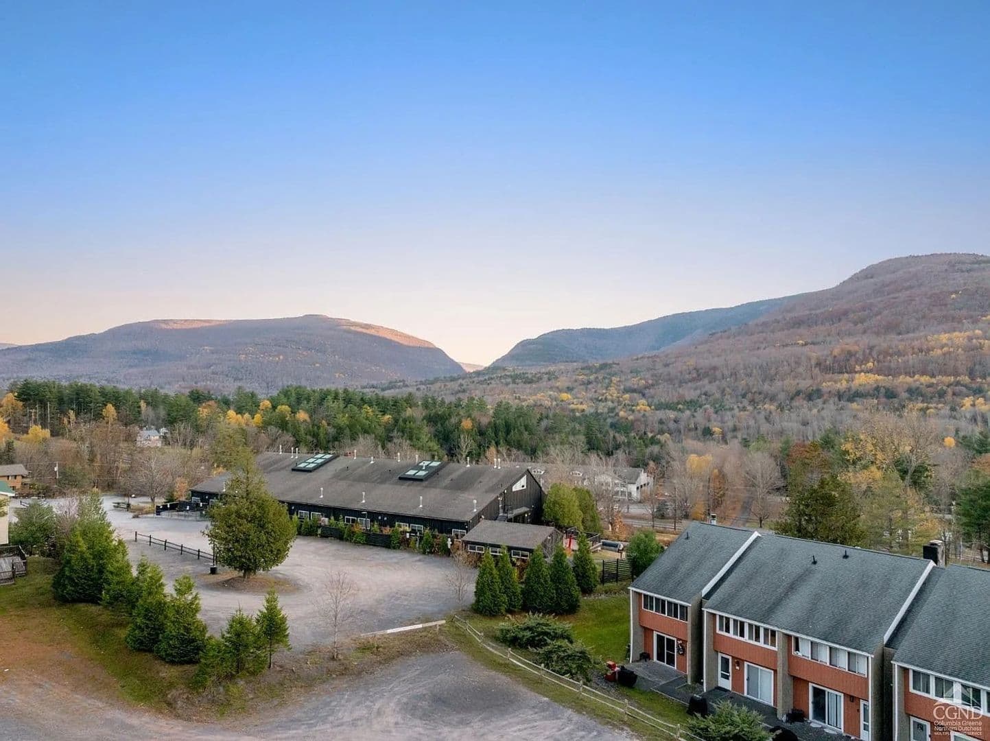 Hunter Townhome: 65 Scribner Hollow Rd