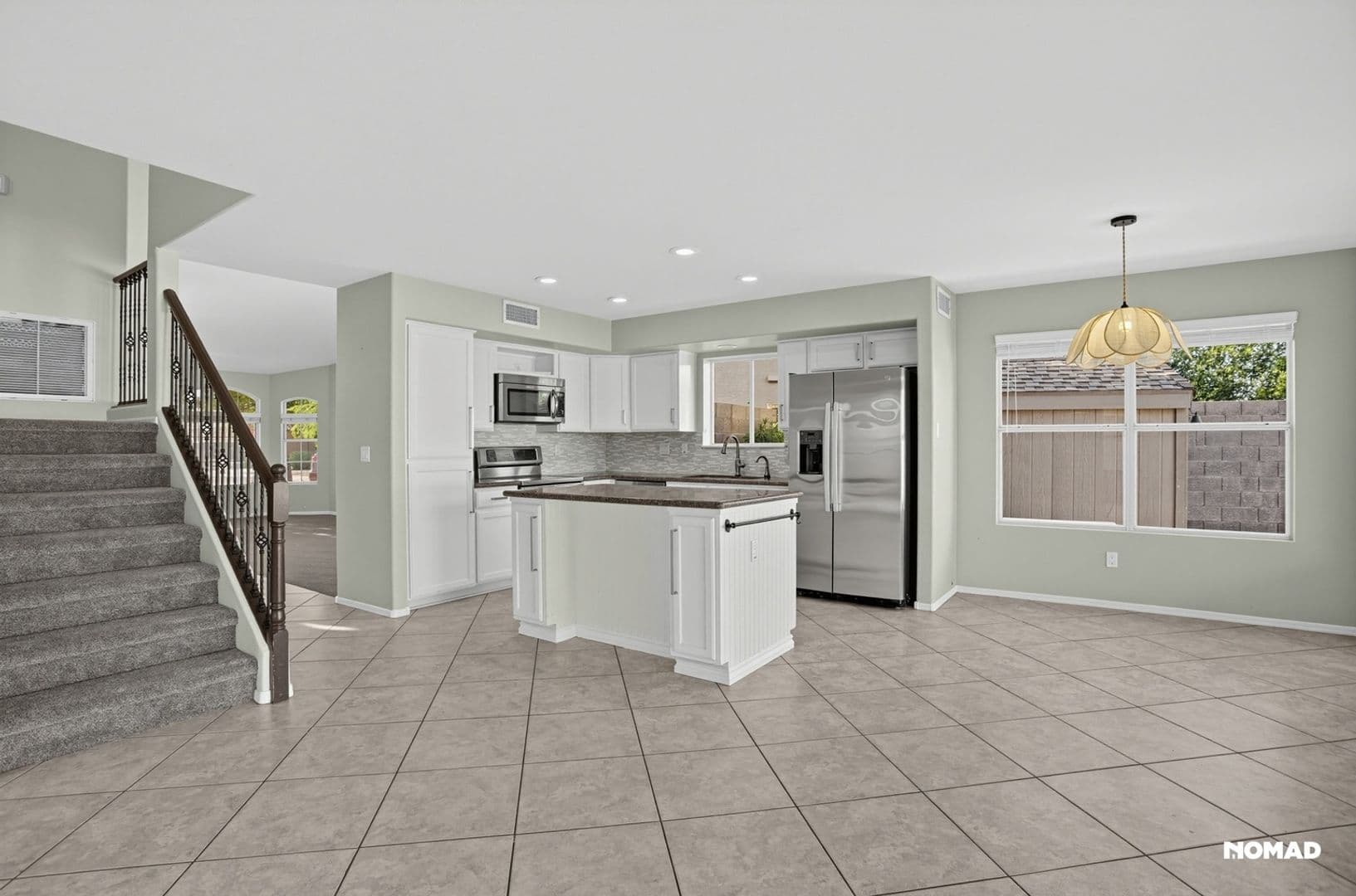 Gilbert House: 141 S Quartz St