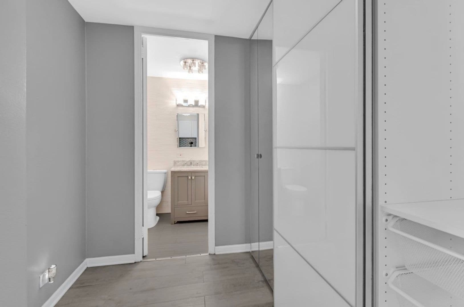 Chicago Condo: 601 E 32nd St