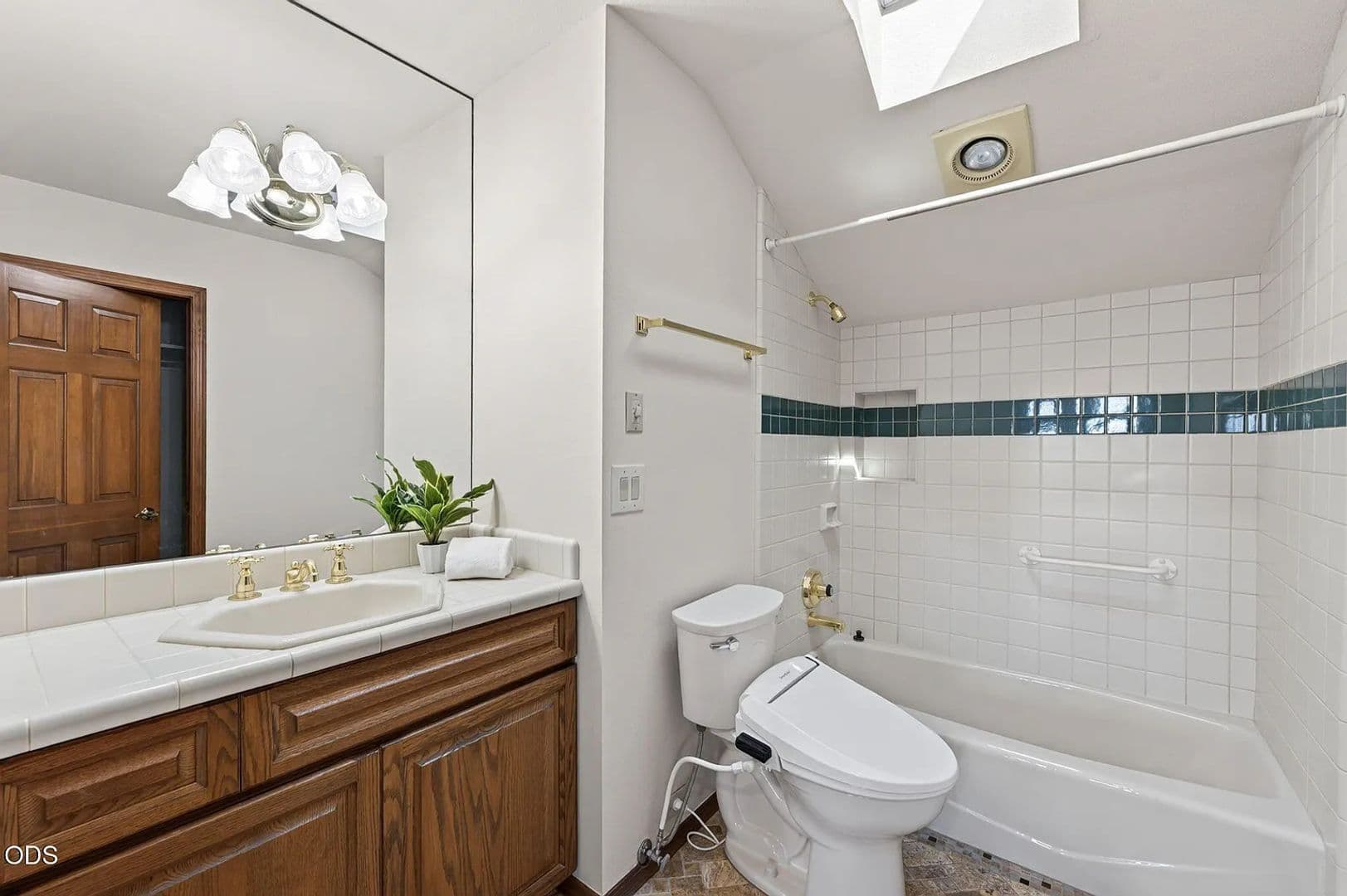 Bend House: 2889 Nw Starview Dr