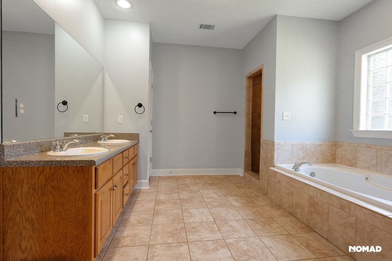 Albany House: 2729 Quail Run Dr