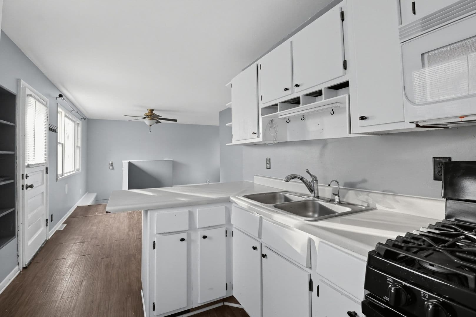 Crystal Lake House: 6414 W Hillside Rd