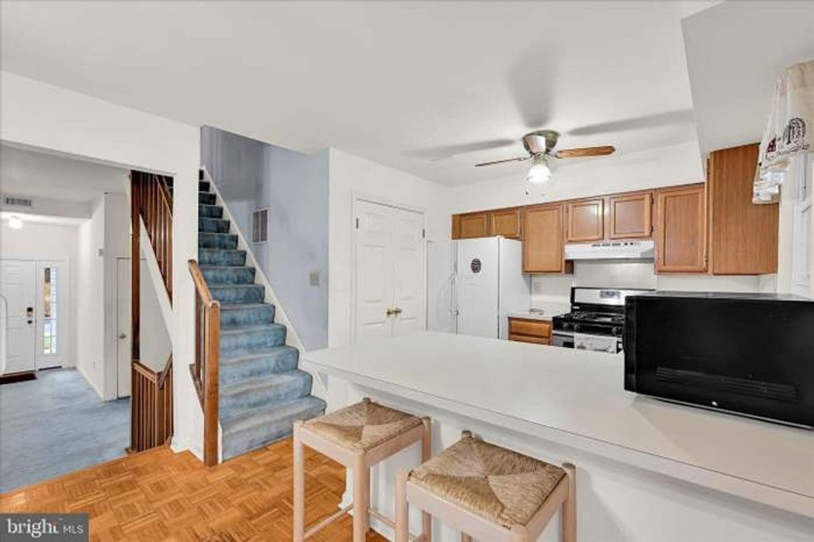 Harrisburg House: 6106 Spring Knl Dr