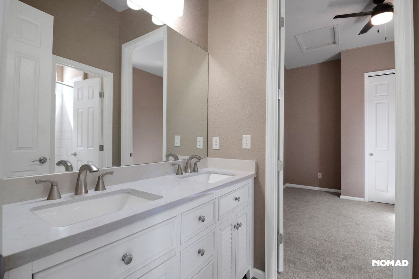 Aurora House: 26926 E Davies Pl