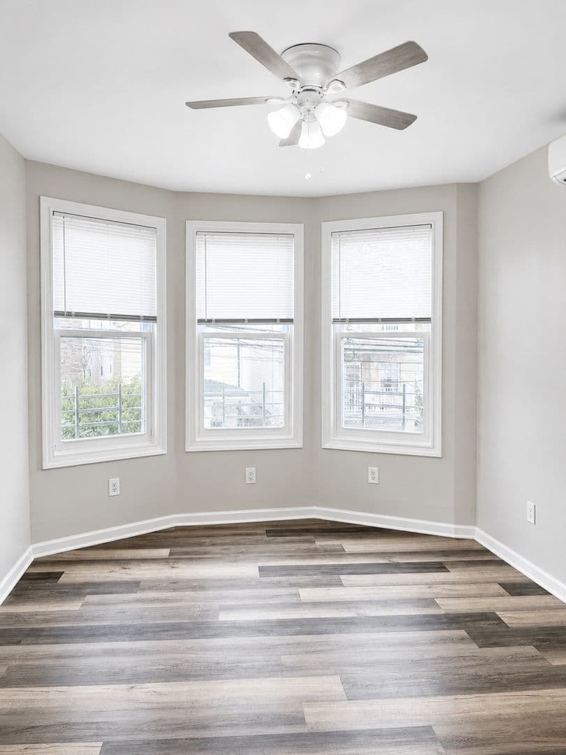 Jersey City Townhome: 207 Armstrong Ave