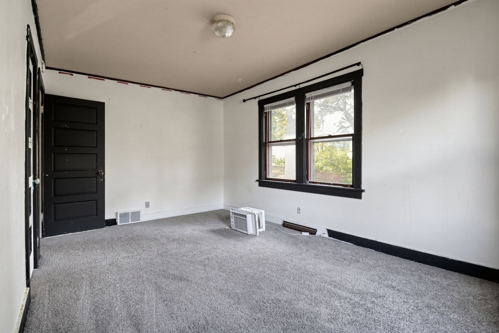 Crystal Lake House: 6414 W Hillside Rd