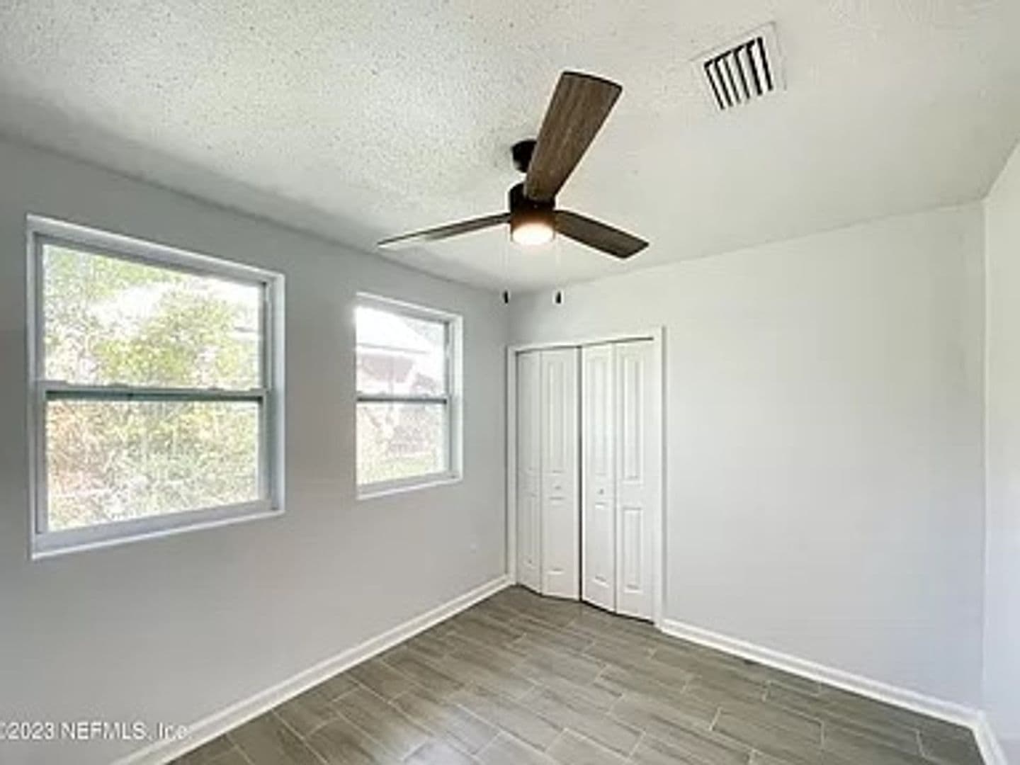 Jacksonville House: 7417 Laura St N