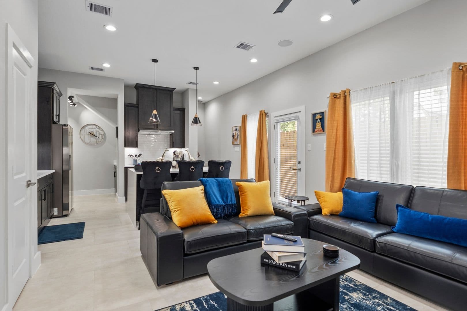 Houston House: 825 Paul Quinn St