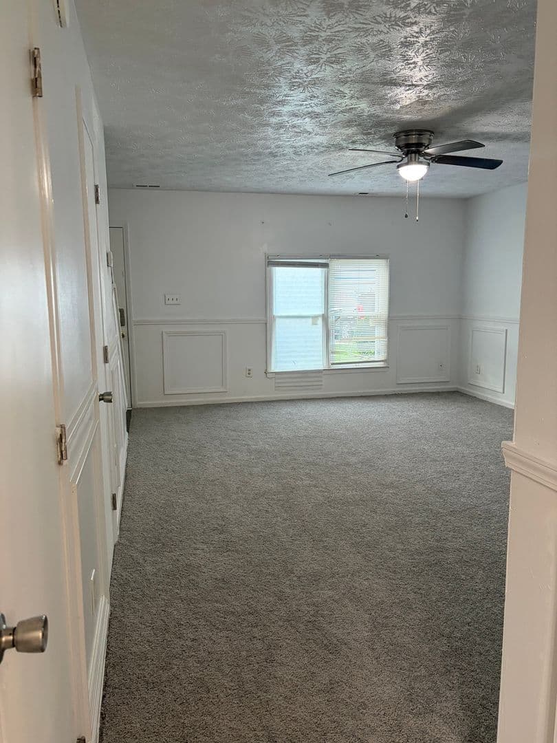 Fayetteville House: 3323 Scotty Hill Rd