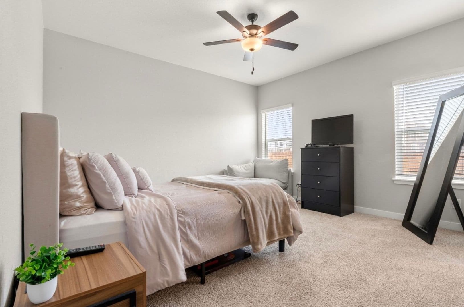 Commerce City House: 17801 E 95th Pl