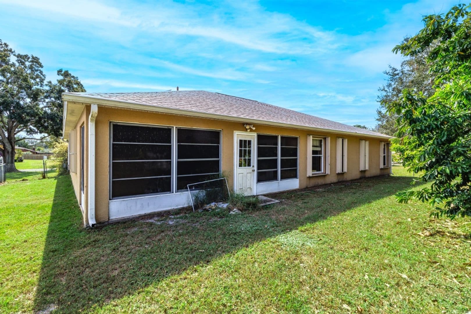 Palm Bay House: 1515 Nona St NE