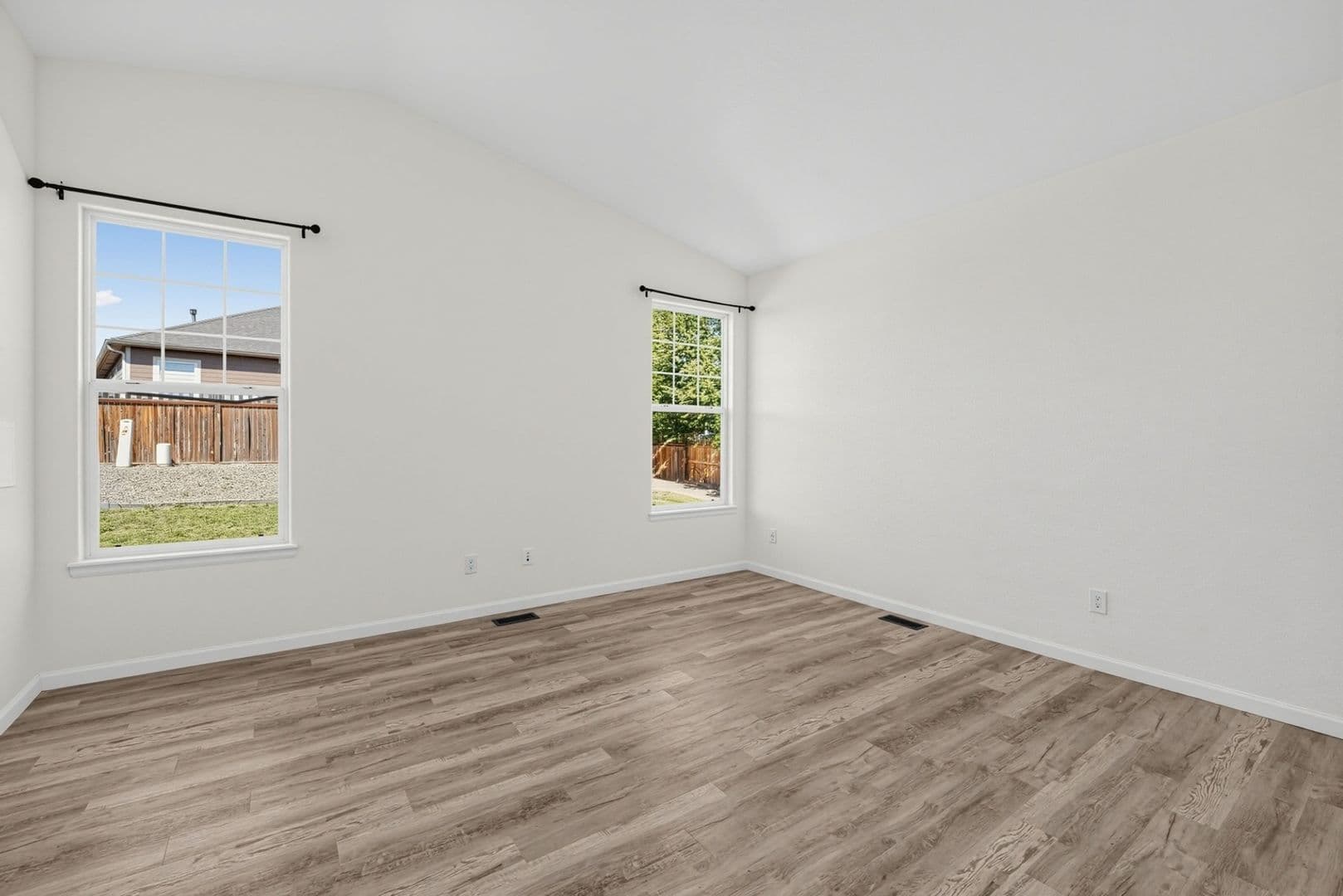Brighton House: 1657 Dyer Loop