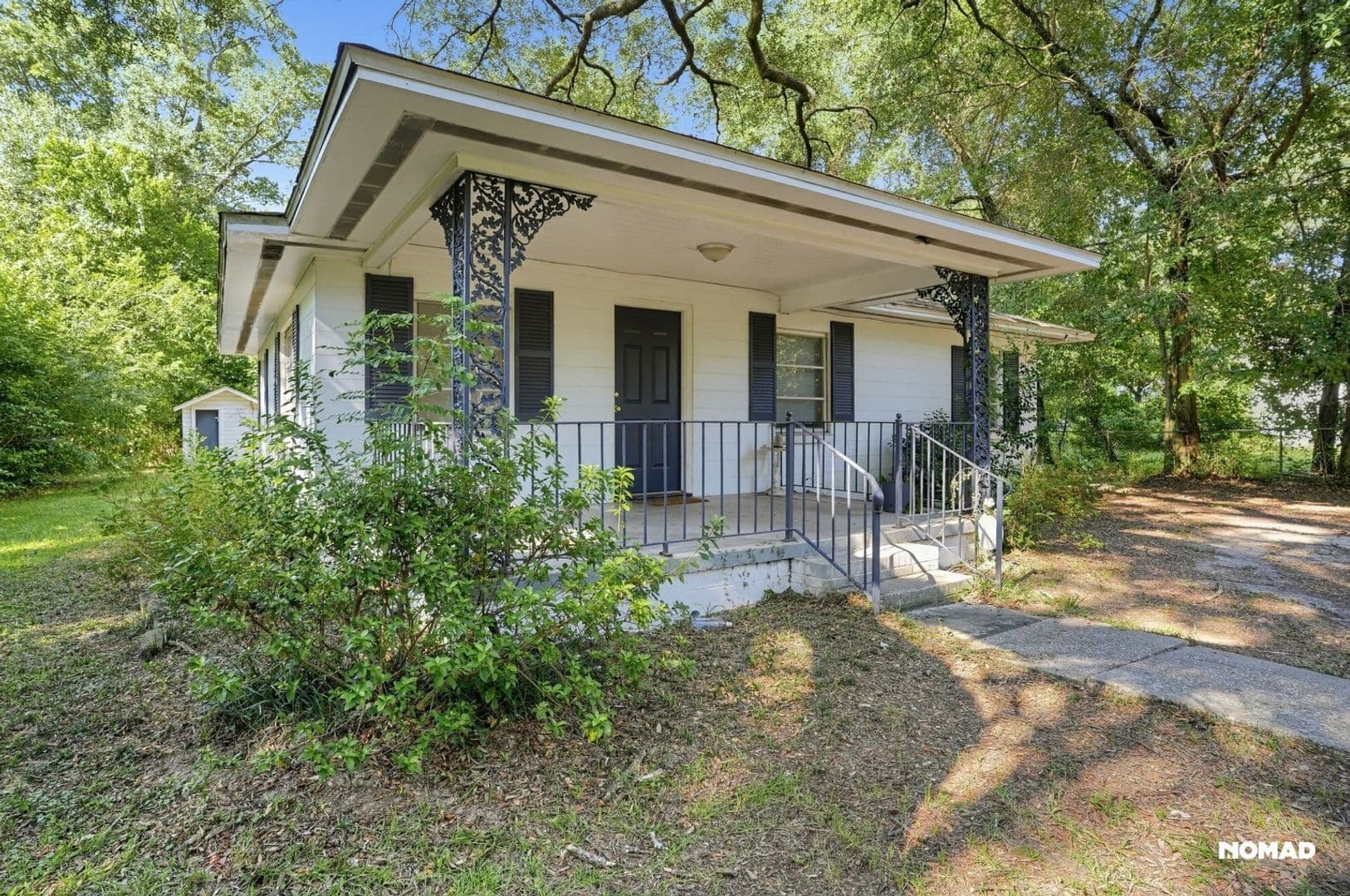 Pensacola House: 4112 W Belmont St