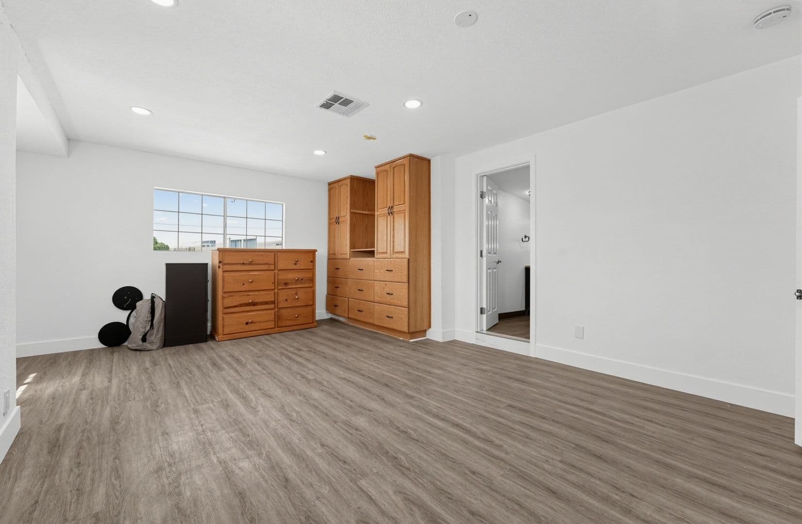Los Angeles Townhome: 2703 Alsace Ave