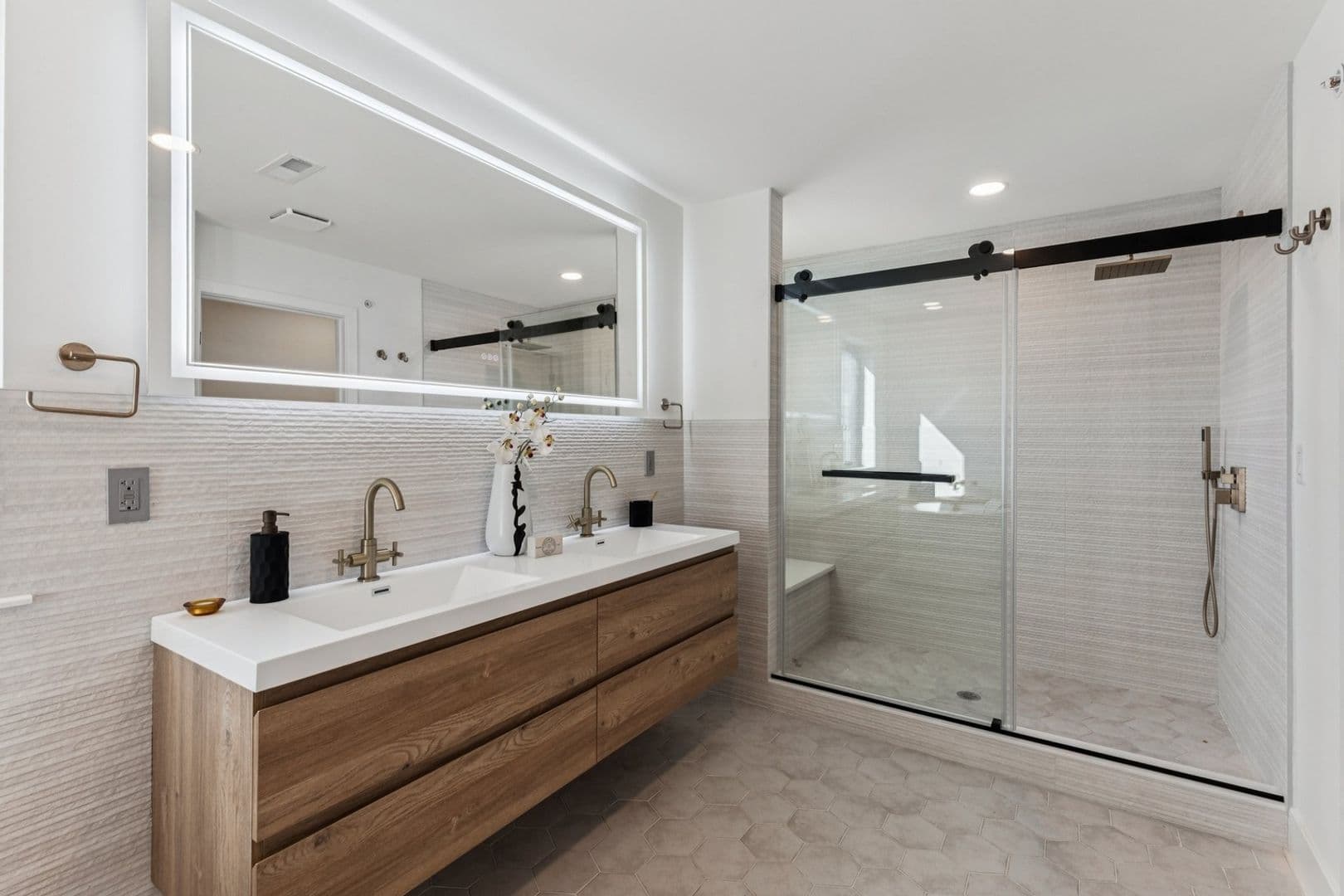 Philadelphia House: 739 N Capitol St