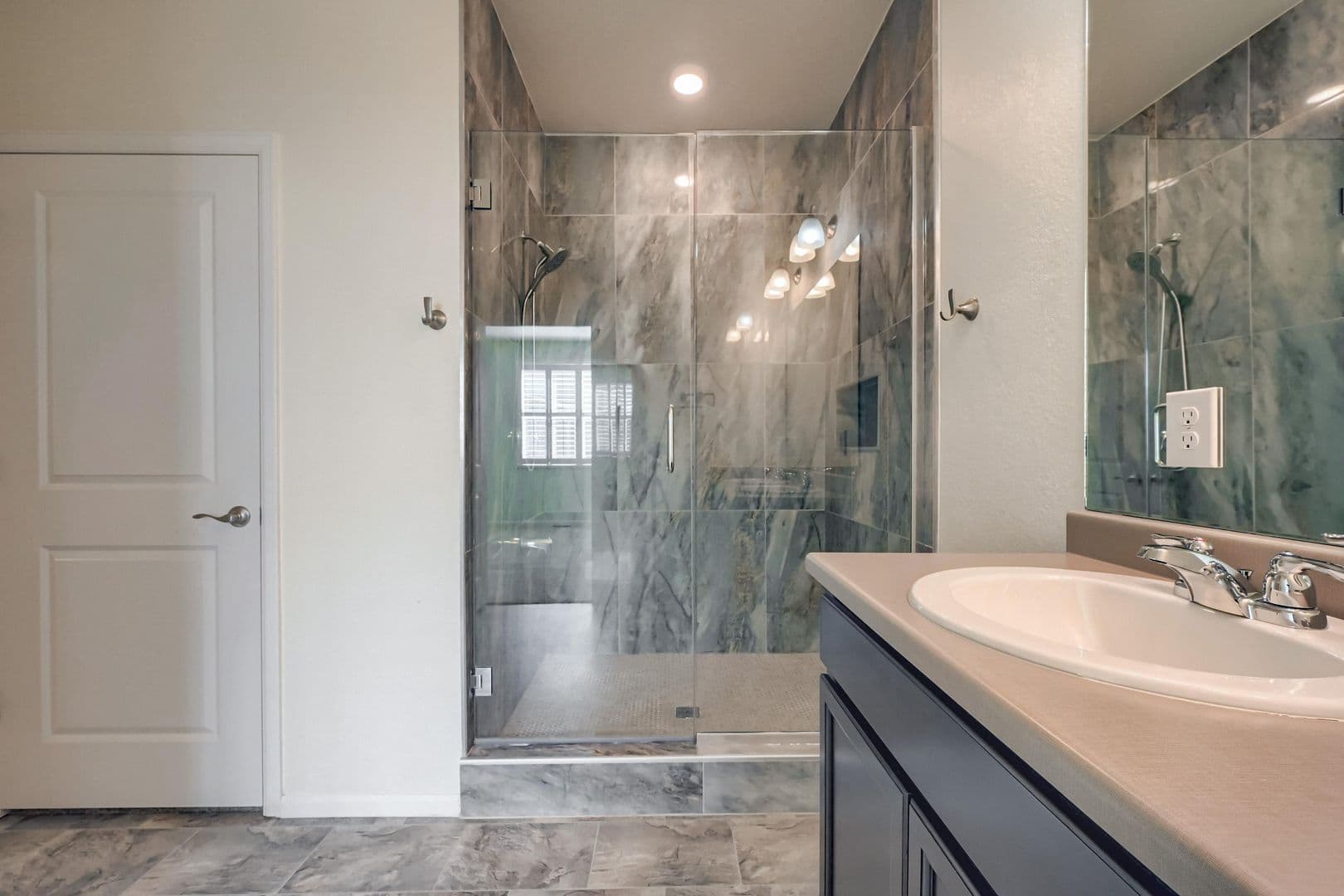 Aurora House: 27210 E Maple Ave